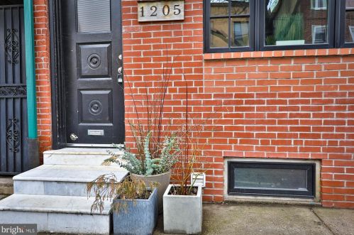 1205 8th St, Philadelphia, PA 19147-5102