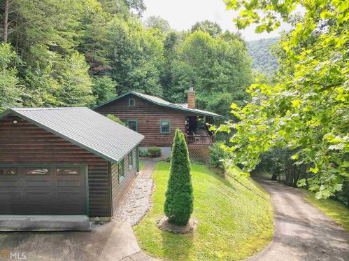 417 Mountainside Dr, Rabun Gap, GA 30568-2534