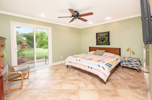 3975 Beechwood Pl, Riverside CA  92506-1160 exterior