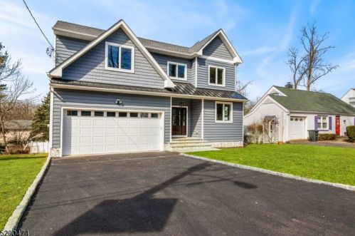 47 Seaman Rd, Town Center, NJ 07052-3632