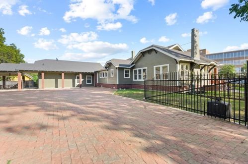 1009 Church St, Georgetown, TX 78626-5931