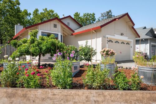 852 Bond Pl, Windsor, CA 95492-8849