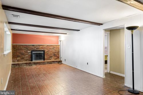 112 Apple Ln, Mount Laurel NJ  08054-1017 exterior