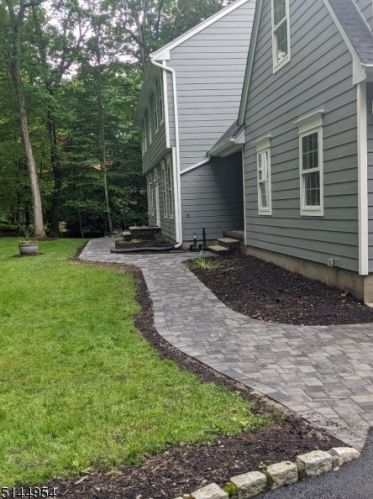 12 Sugar Hill Rd, Kinnelon, NJ 07405-2137