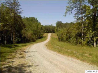 2 Nannie Burton Rd, Louisa, VA 23093-2513