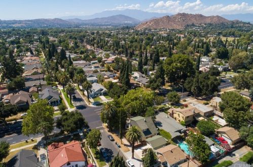 5292 Magnolia Ave, Riverside CA  92506-1248 exterior