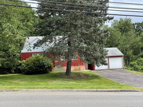 95 Oronoque Rd, Milford, CT 06461-1826