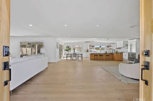 11872 Gladstone Dr, Santa Ana CA  92705-2938 exterior