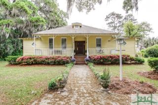212 Bonaventure Rd, Savannah, GA 31404-3220