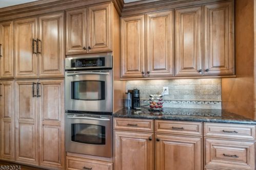 19 Cottonwood Dr, Dover NJ  07869-4707 exterior