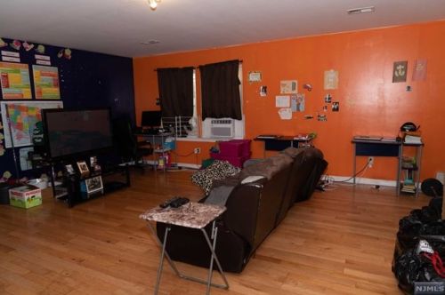 66 3 St, Paterson NJ 07522-1845 exterior