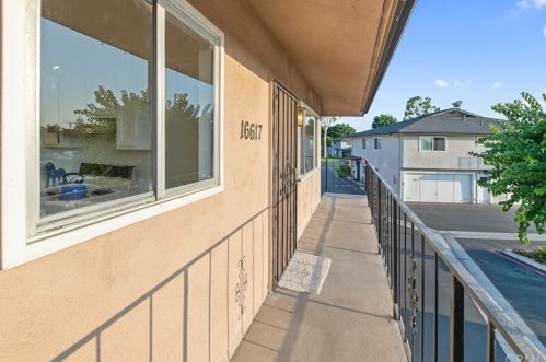16617 Viewpoint Ln, Huntington Beach, CA 92647-7327