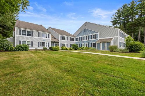 115 Springbrook Cir, Portsmouth, NH 03801-5625