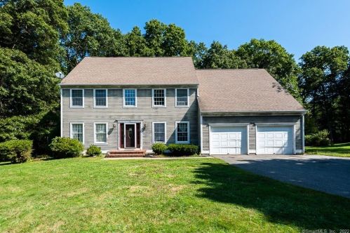 6 Jean Dr, East Lyme, CT 06333-1540