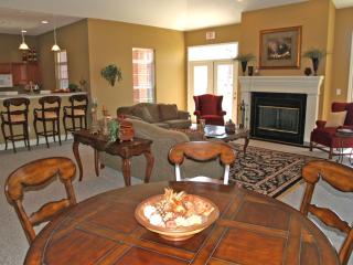 727 Beachfront Dr, Evansville IN  47715-9104 exterior