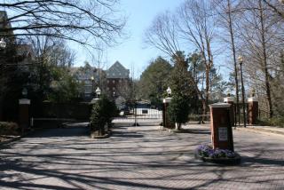 2204 Westchester Rdg, Atlanta GA  30329-2489 exterior