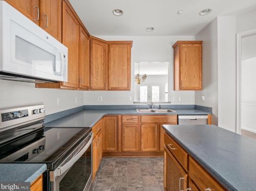 24 Goose Creek Cir, Fredericksburg, VA 22406-8430