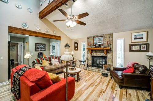 430 Tamarack Dr, Big Canoe, GA 30143-3482