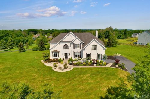 21 Claridge Ln, Flemington, NJ 08822-3380