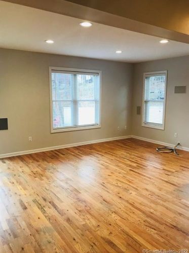 9 Birch St, Huntington CT  06484-3930 exterior