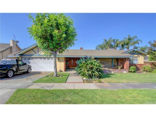 8558 11th St, Downey, CA 90241-2602