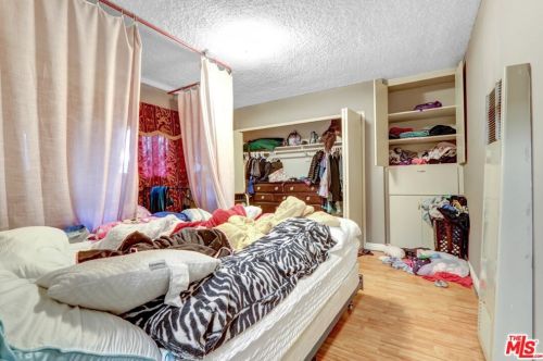 343 Riverdale Dr, Glendale CA  91204-4825 exterior