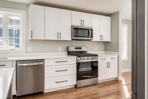 29 Noble St, Somersworth, NH 03878-2647