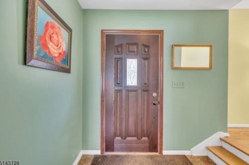 1096 Rector Rd, Bridgewater, NJ 08807-1360