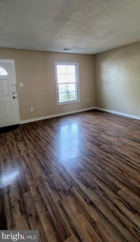 16563 Sherwood Pl, Woodbridge, VA 22191-4625