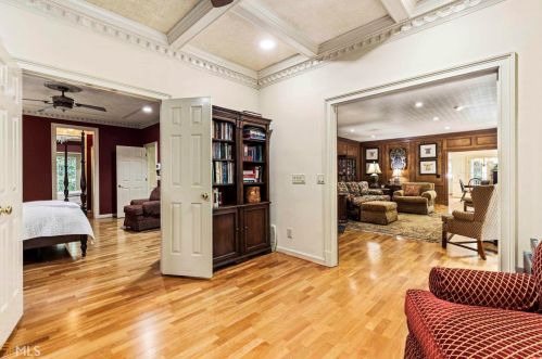 250 Cameron Ridge Dr, Atlanta GA  30328-4709 exterior