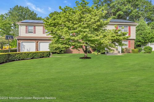 13 Hickory Hill Rd, Jackson Twp, NJ 08527-1747