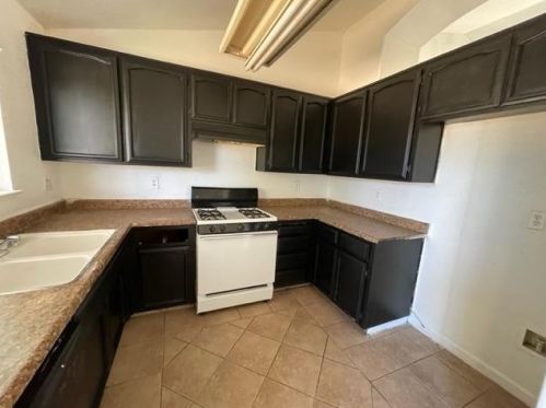1125 Standish Ct, Modesto, CA 95358-6925