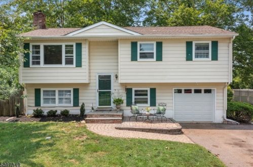 12 Ridge Rd, Flemington, NJ 08822-6011