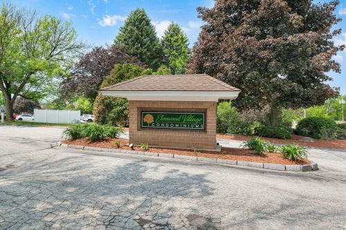 407 Elmwood Dr, Hudson NH  03051-3242 exterior