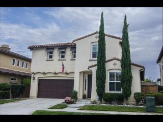 4751 Crater Rim Rd, Carlsbad, CA 92010-5549