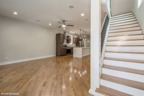 653 60th St, Chicago, IL 60637-2505