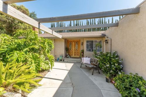 1813 Ardenwood Ave, Simi Valley, CA 93063-3908