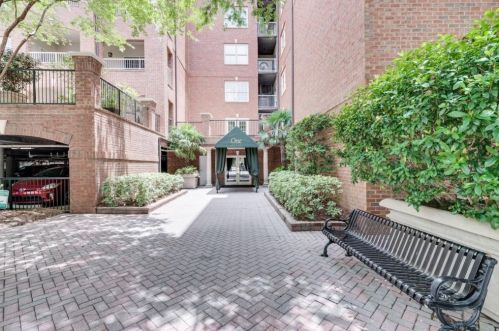 211 Colonial Homes Dr, Atlanta GA  30309-1262 exterior