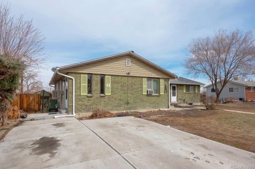 9457 56th Pl, Arvada CO  80002-2105 exterior
