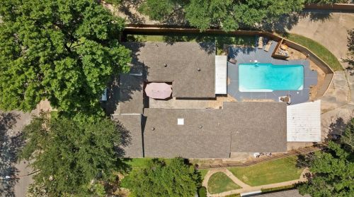 7305 Crofton Dr, Dallas TX  75231-4807 exterior