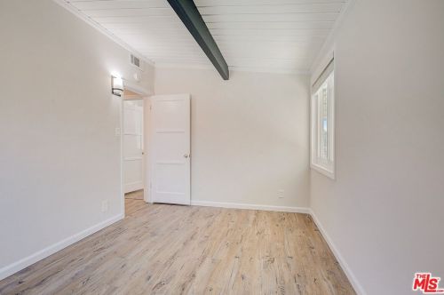 7831 Peachtree Ave, Van Nuys CA  91402-6513 exterior