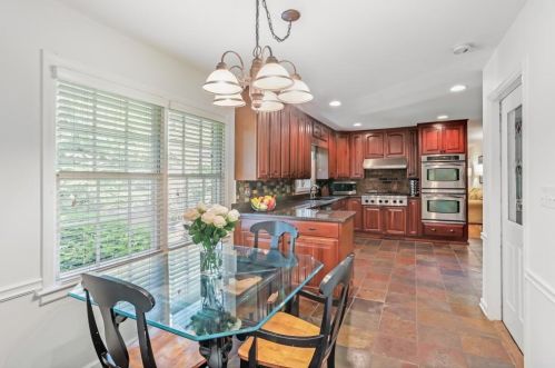 4670 Huntley Dr, Atlanta GA  30342-2728 exterior