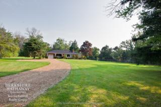 2175 New Willow Rd, Northfield, IL 60093-2929
