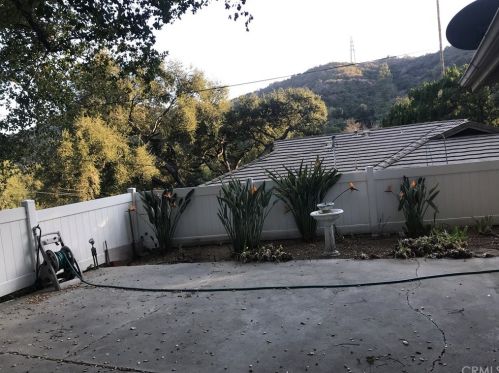 3777 Lockerbie Ln, Glendale CA 91208-1027 exterior