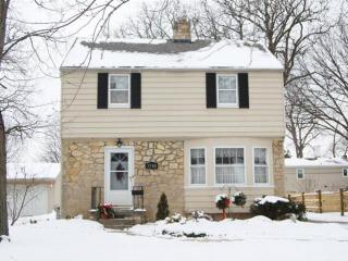 3748 Beverly Dr, Toledo OH  43614-4438 exterior