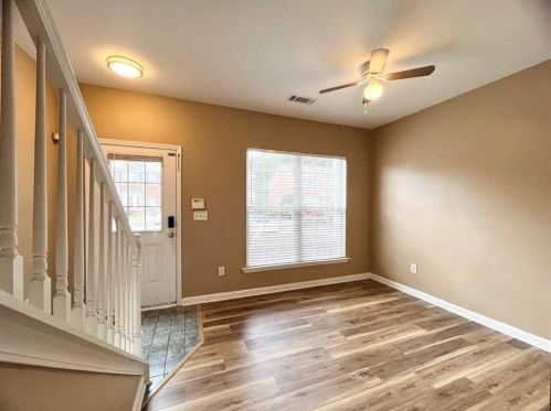 1522 Cove Creek Cir, Norcross, GA 30093-8220
