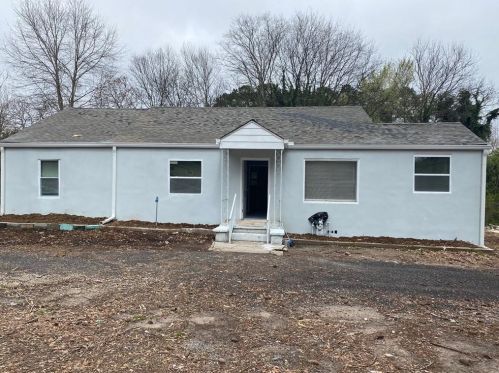 5774 Redan Rd, Stone Mountain, GA 30088-3418