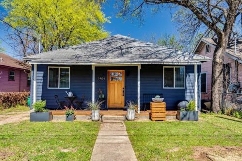 1904 11th St, Austin, TX 78702-2802