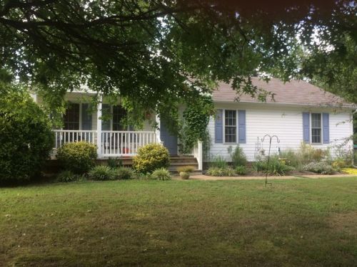 302 Haley Ct, Ashland, VA 23005-1251
