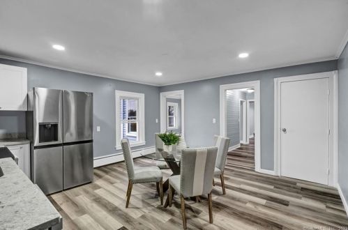 77 Chestnut St, Middletown CT  06457-3801 exterior
